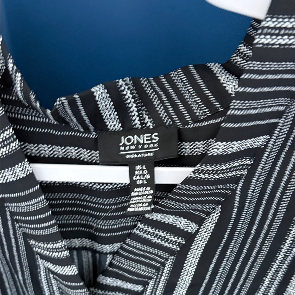 Jones New York Monochrome Patterned Blouse